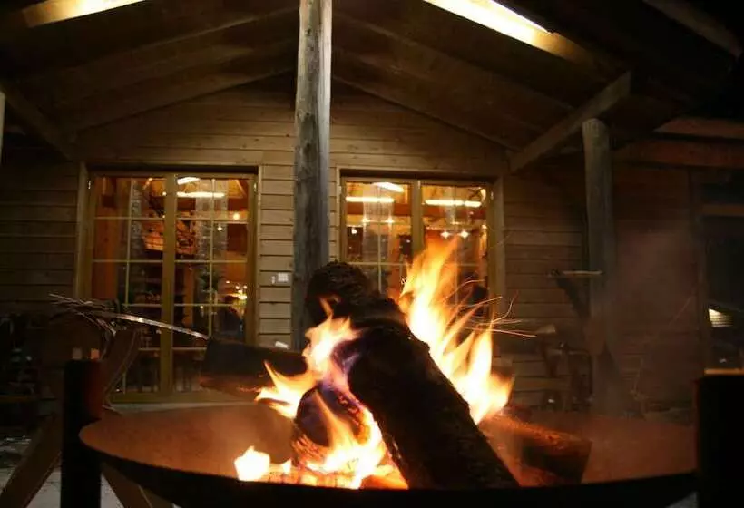 Hüttenhotel Husky Lodge