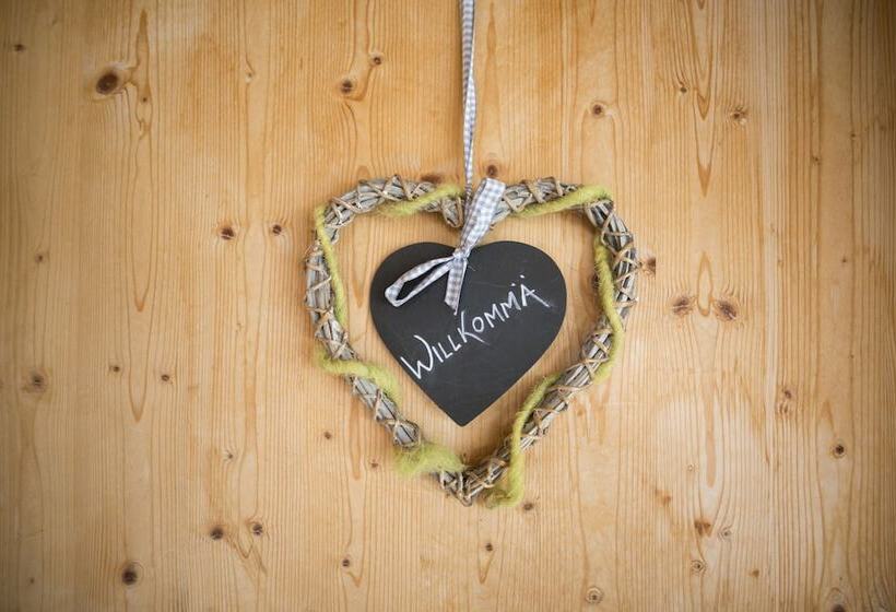 Hüttenhotel Husky Lodge