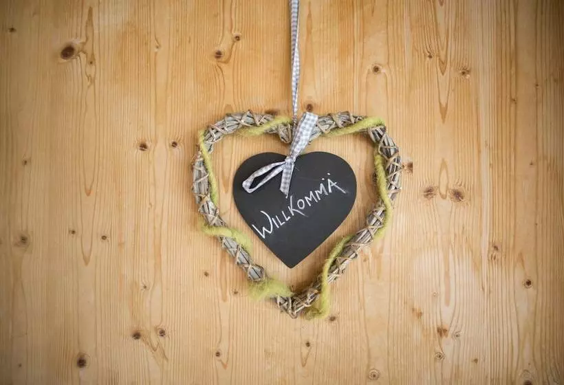 Hüttenhotel Husky Lodge