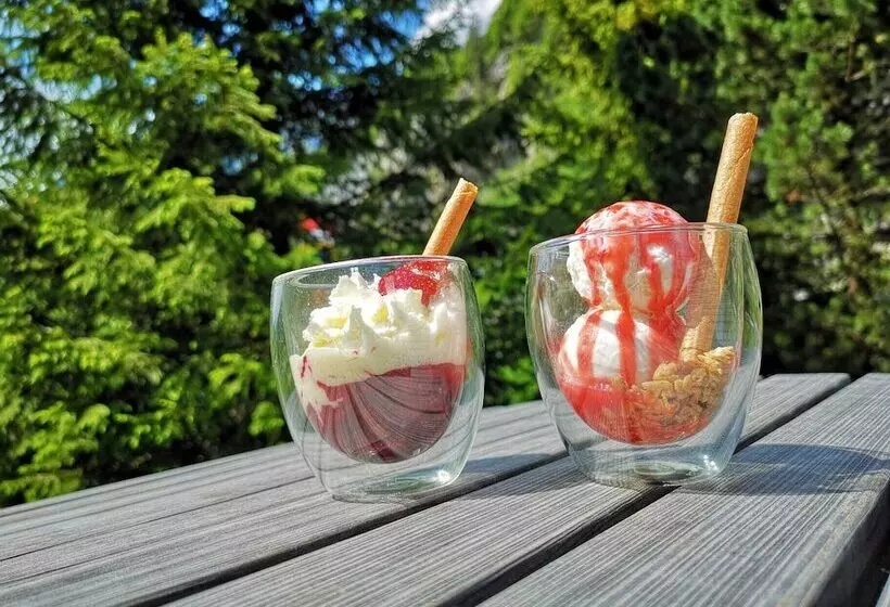 Hüttenhotel Husky Lodge