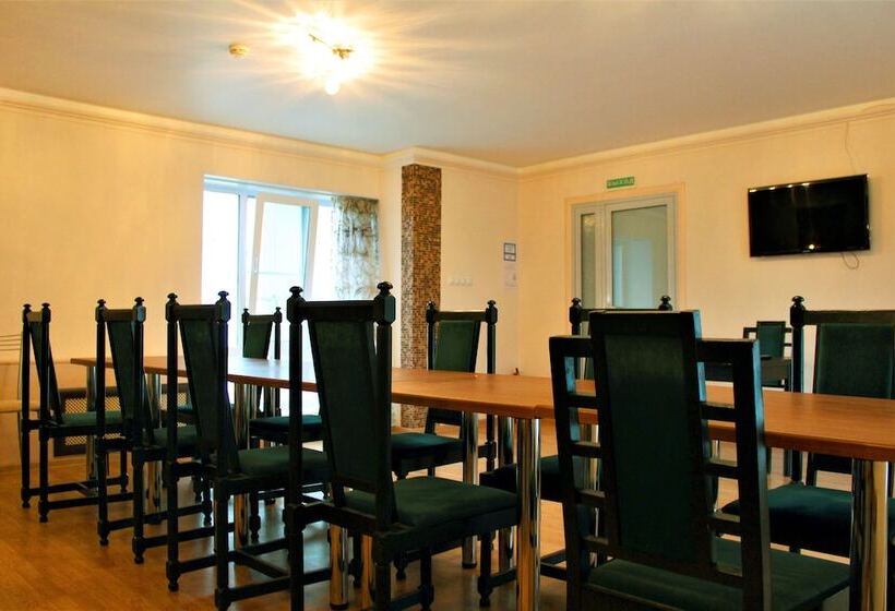 فندق Maxrooms Volga Hollywood