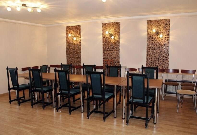 فندق Maxrooms Volga Hollywood