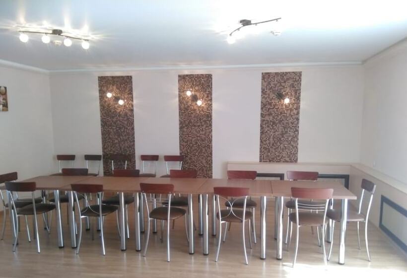 فندق Maxrooms Volga Hollywood