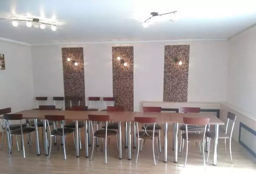 ホテル Maxrooms Volga Hollywood