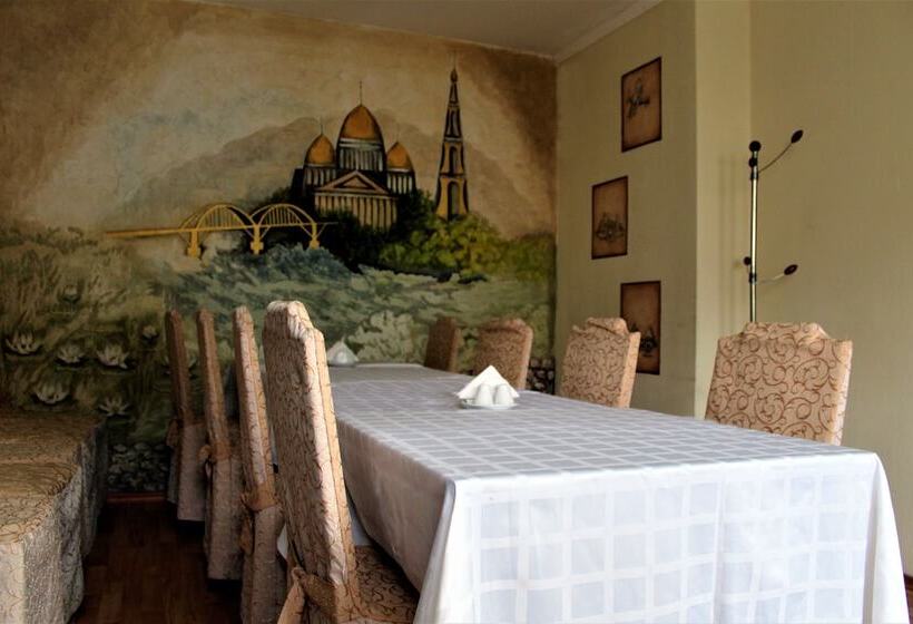 فندق Maxrooms Volga Hollywood