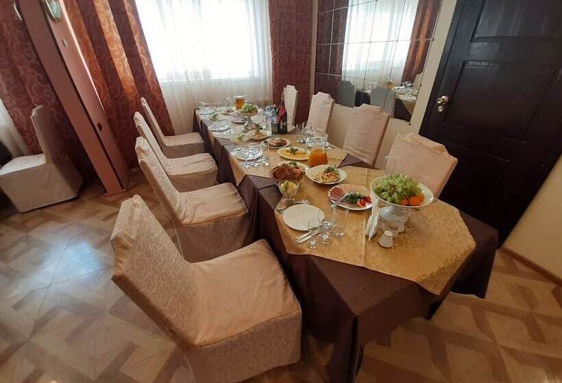 فندق Maxrooms Volga Hollywood