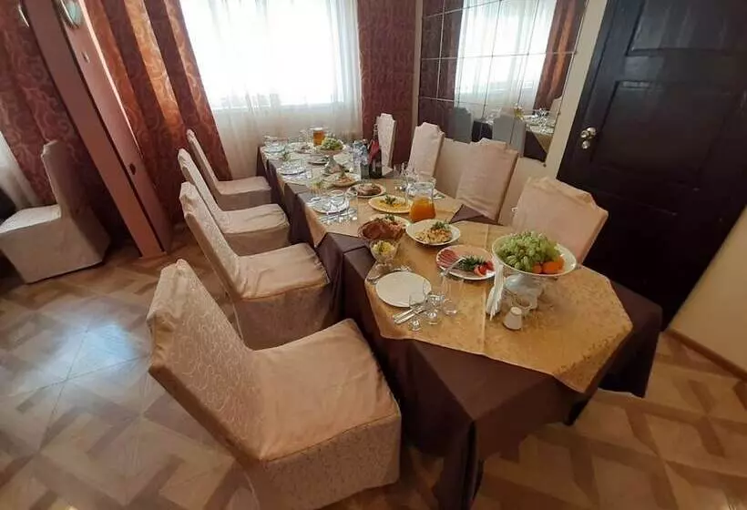 ホテル Maxrooms Volga Hollywood