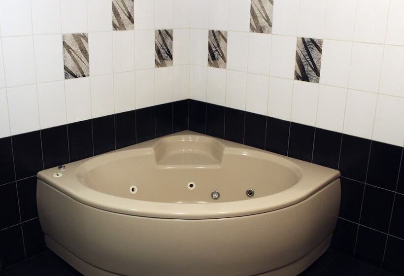 فندق Maxrooms Volga Hollywood