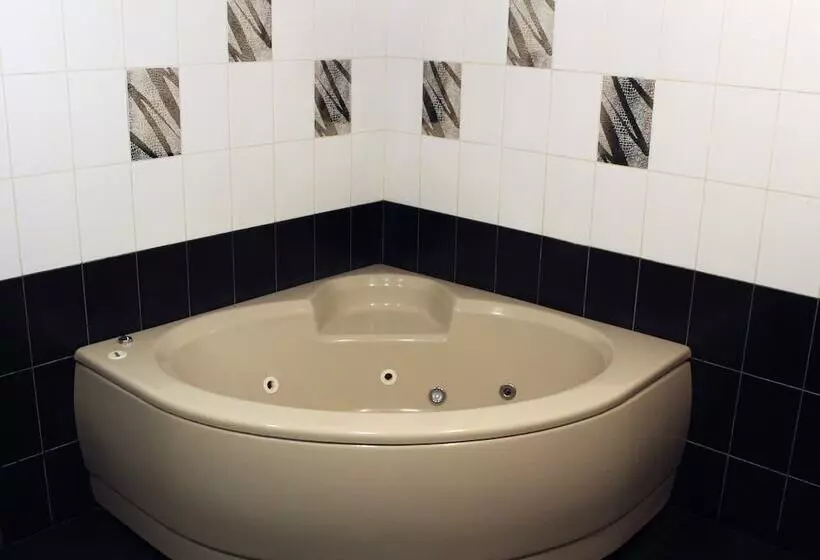 ホテル Maxrooms Volga Hollywood