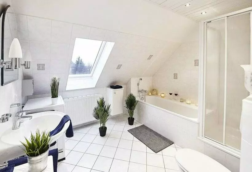 پانسیون Monteurzimmer Flensburg
