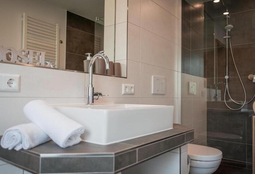 Пансион Weingut Erich Serwazi