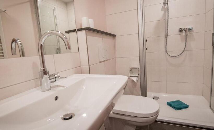 Пансион Weingut Erich Serwazi