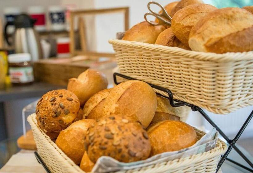 Пансион Weingut Erich Serwazi