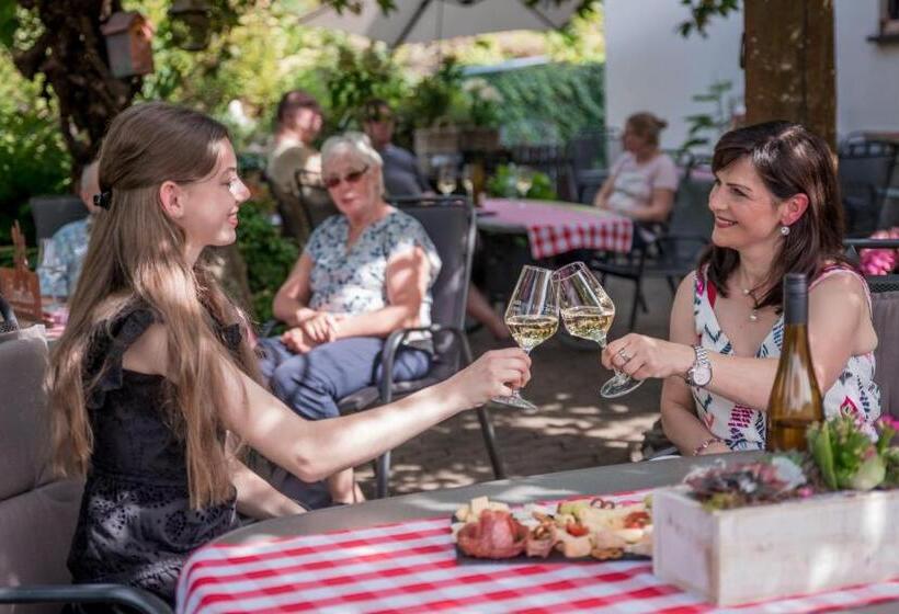 Пансион Weingut Erich Serwazi