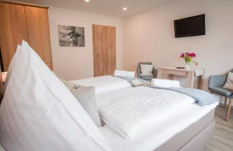 Majatalo Weingut Erich Serwazi