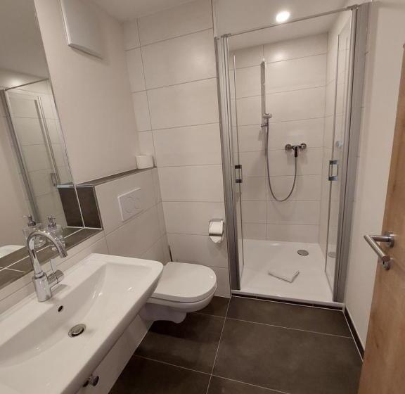 Пансион Weingut Erich Serwazi