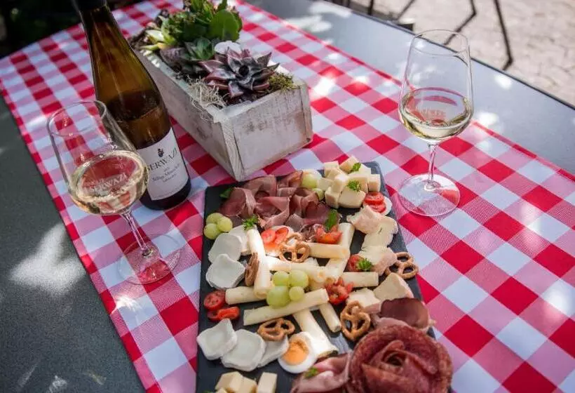 Majatalo Weingut Erich Serwazi