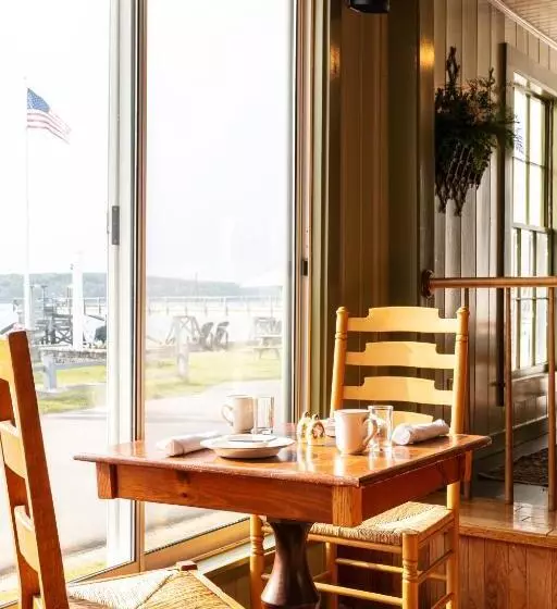 ホテル Bluebird Ocean Point Inn