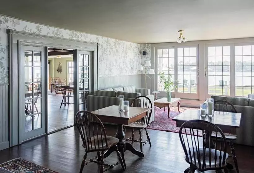 ホテル Bluebird Ocean Point Inn