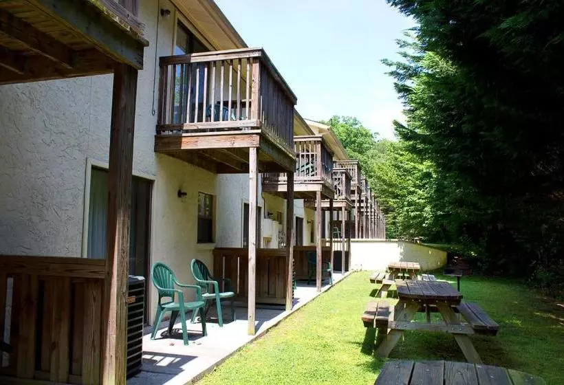 ホテル Mountain Meadows By Exploria Resorts