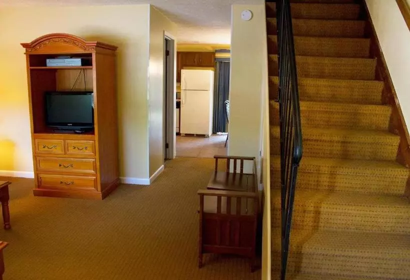 ホテル Mountain Meadows By Exploria Resorts