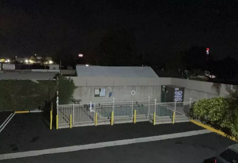 ホテル New Star Inn El Monte, Ca   Los Angeles