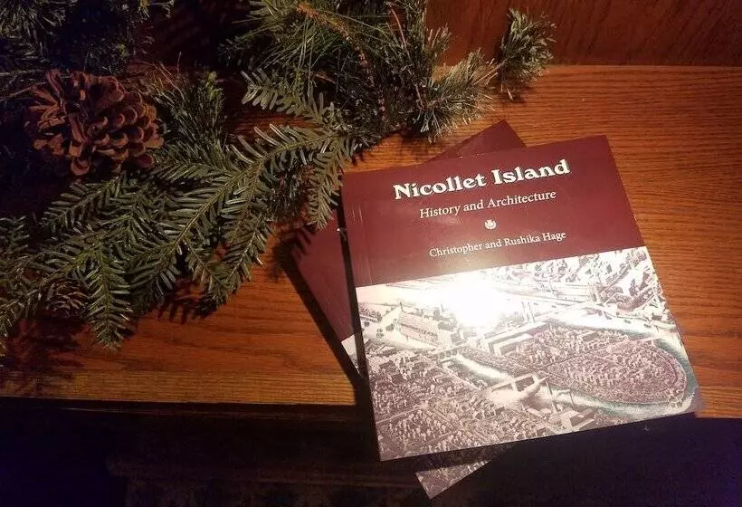 Отель Nicollet Island Inn