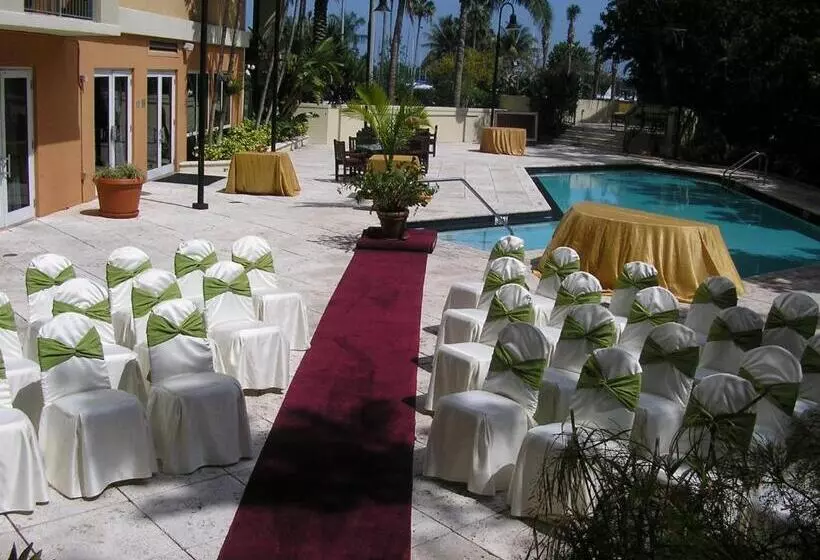 فندق The Mutiny Luxury Suites