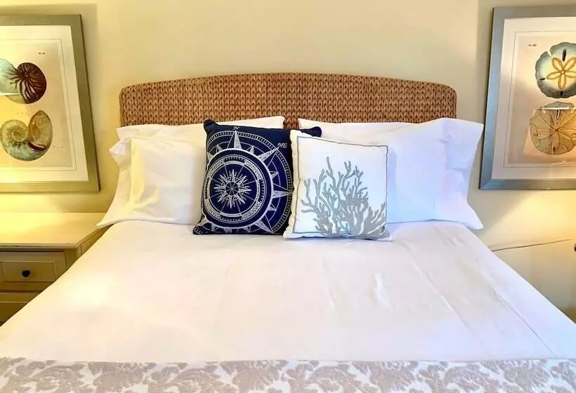 ホテル The Oak Bluffs Inn