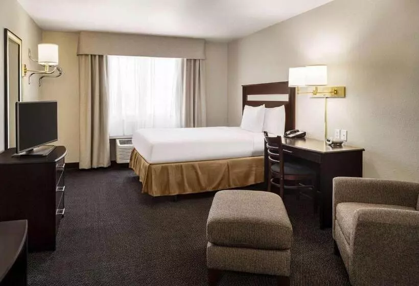 호텔 Travelodge By Wyndham Dexter