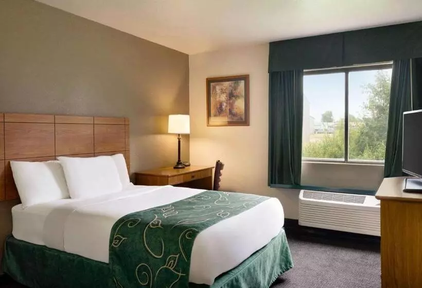 호텔 Travelodge By Wyndham Dexter