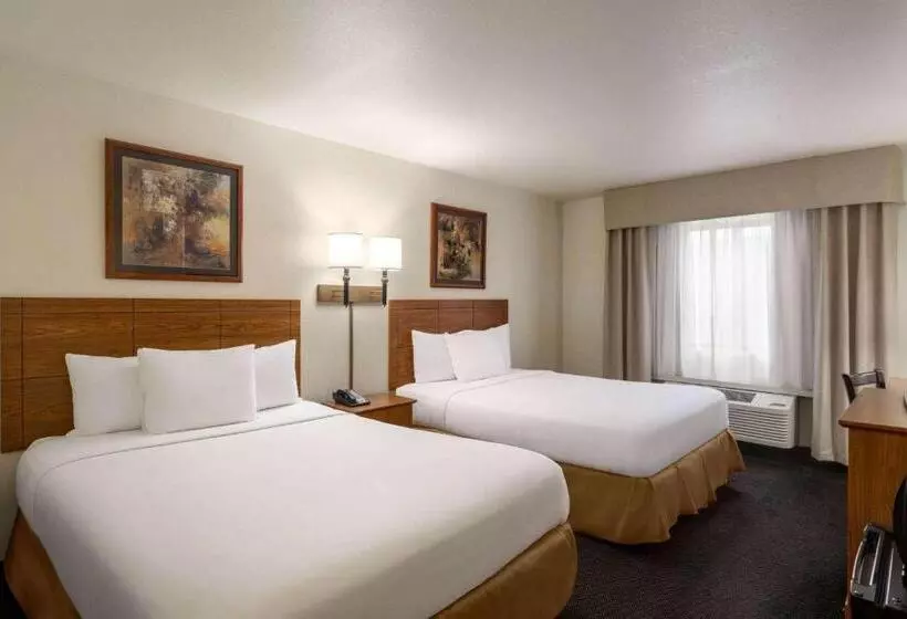 호텔 Travelodge By Wyndham Dexter