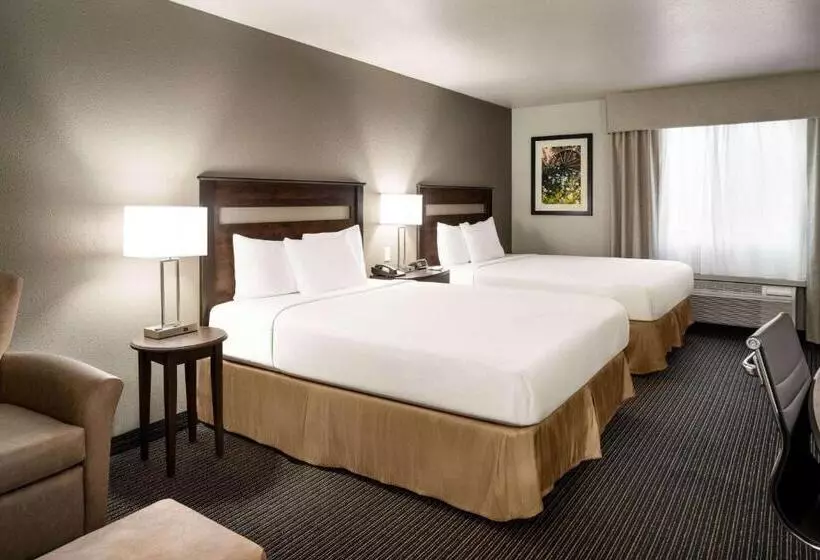 호텔 Travelodge By Wyndham Dexter