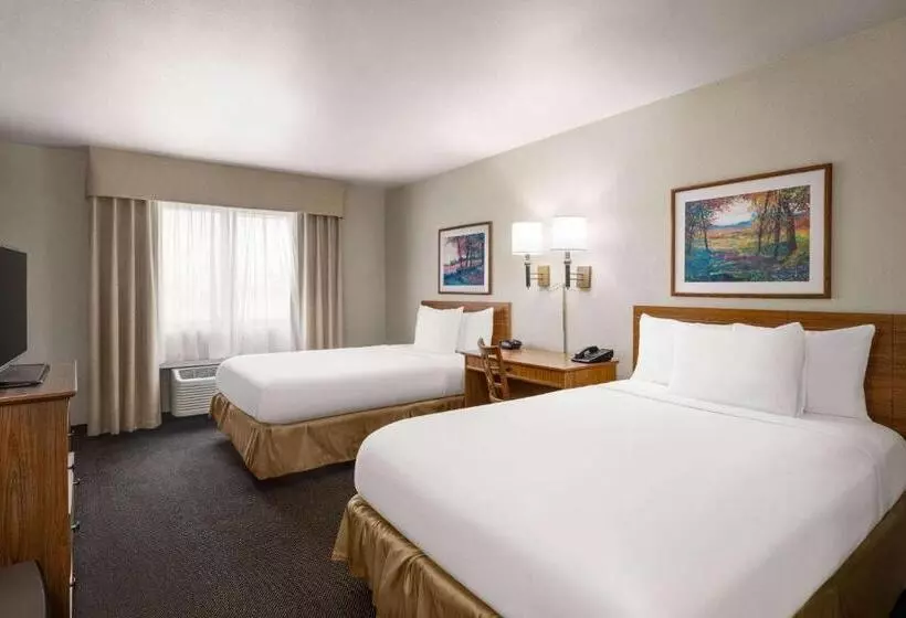 호텔 Travelodge By Wyndham Dexter