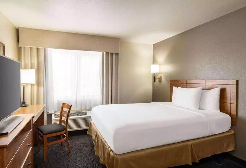 호텔 Travelodge By Wyndham Dexter