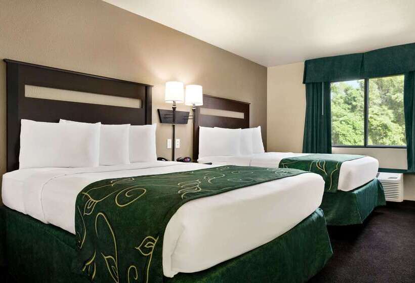 Отель Travelodge By Wyndham Yuma