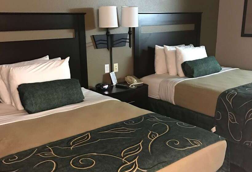 Отель Travelodge By Wyndham Yuma