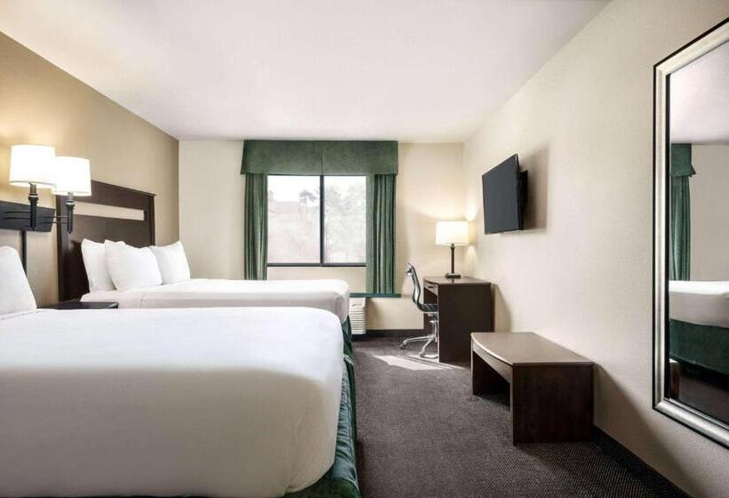 Отель Travelodge By Wyndham Yuma