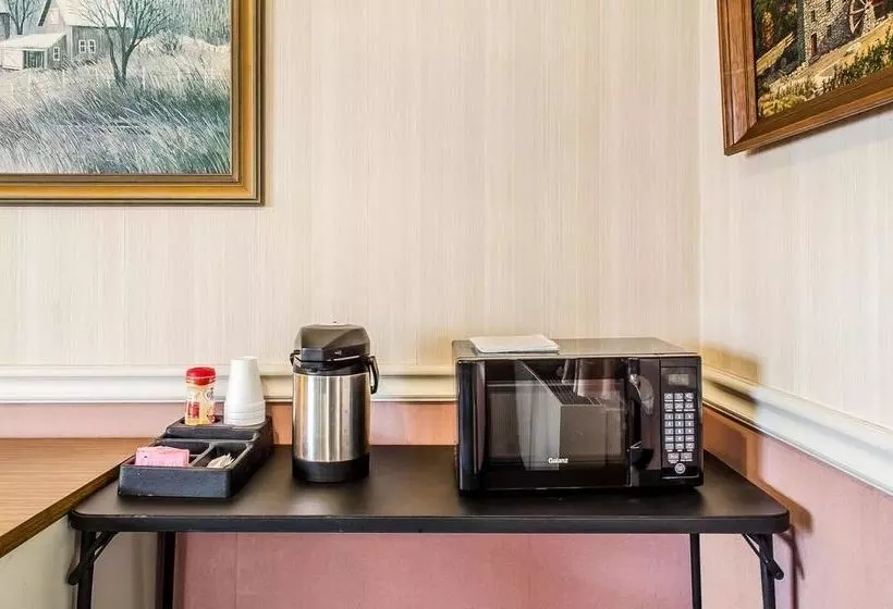 مُتل Rodeway Inn Akron