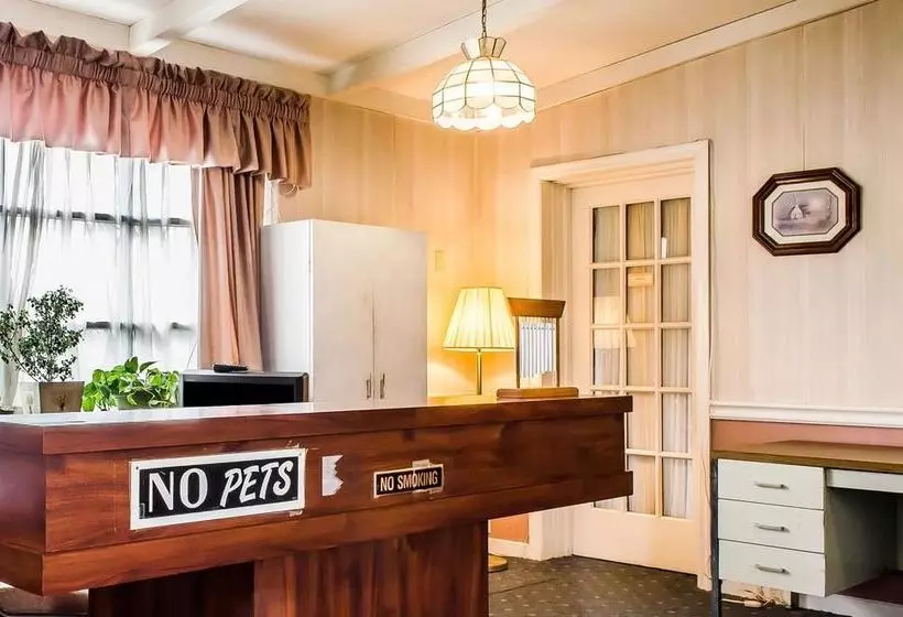 مُتل Rodeway Inn Akron