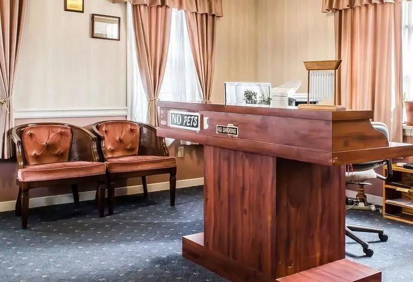 مُتل Rodeway Inn Akron