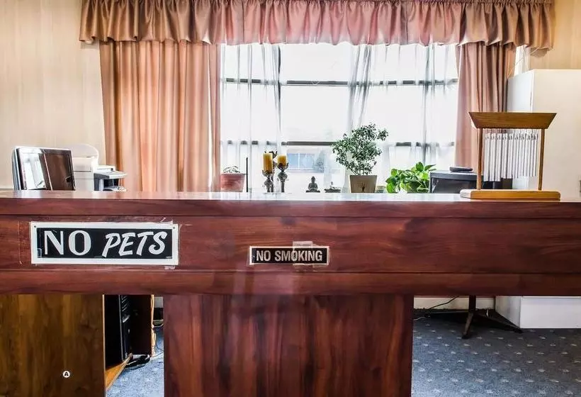 مُتل Rodeway Inn Akron