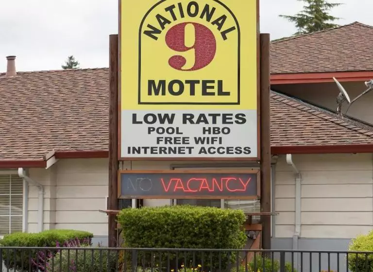 National 9 Motel