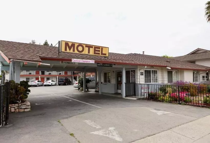 National 9 Motel