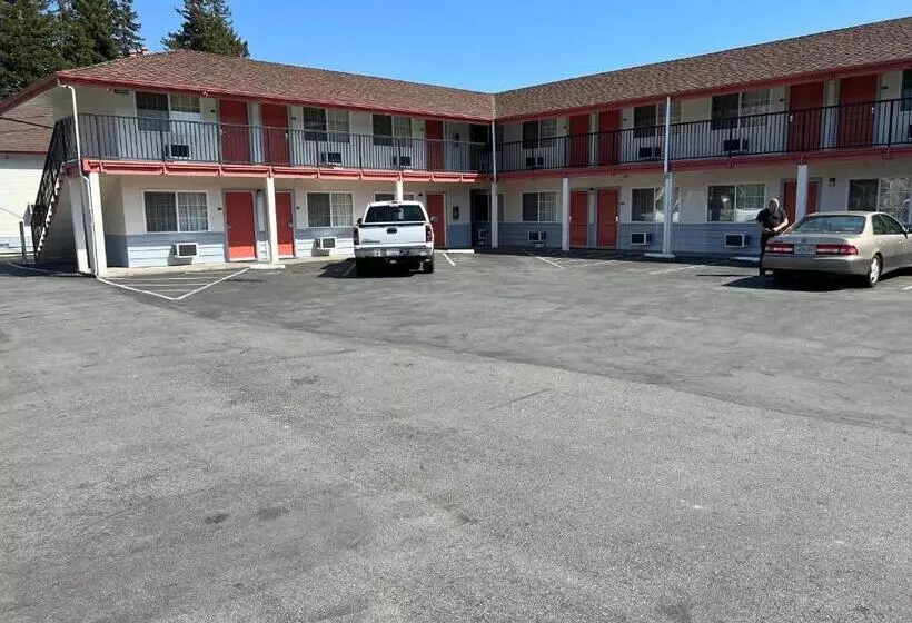 National 9 Motel
