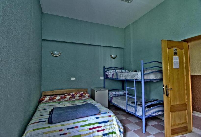 Albergue Juvenil De Bustiello