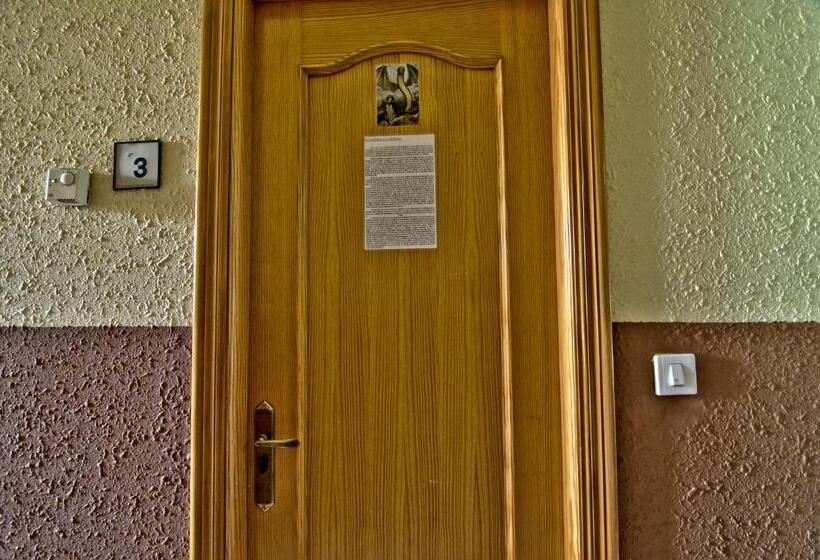 Albergue Juvenil De Bustiello