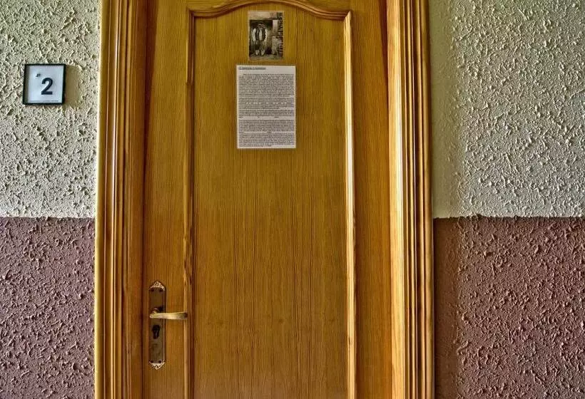 Albergue Juvenil De Bustiello