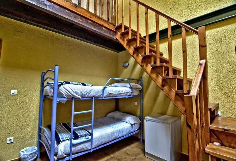 Albergue Juvenil De Bustiello