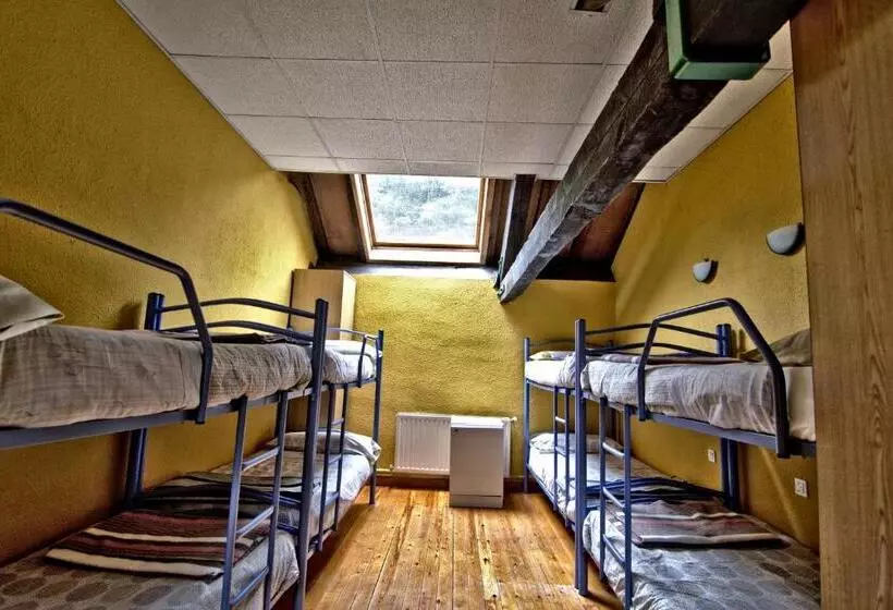 Albergue Juvenil De Bustiello